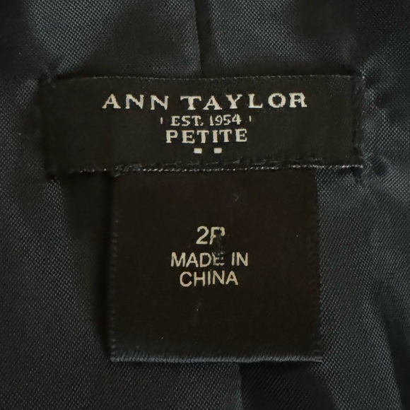 NEW - ANN TAYLOR - Size 2P - Picture 5 of 6